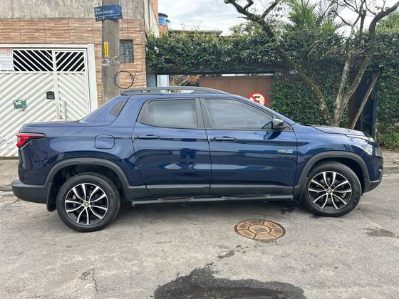 FIAT TORO 2.0 16V TURBO DIESEL ULTRA 4WD AT9 FIAT TORO 2.0 16V TURBO DIESEL ULTRA 4WD AT9